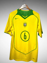Brasil 2004 - Primeira Camisa - Roberto Carlos