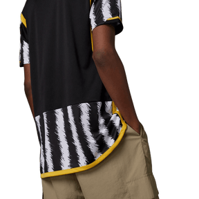 Camisa Juventus Home 23/24 - Branca e Preta